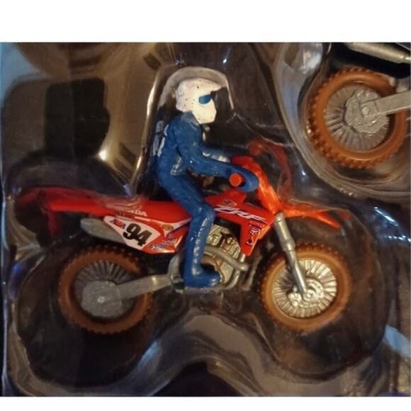 Supercross Authentic 5 Pk of 1:24 Scale Die Cast Motorcycles with Rider Figures - Picture 6 of 9